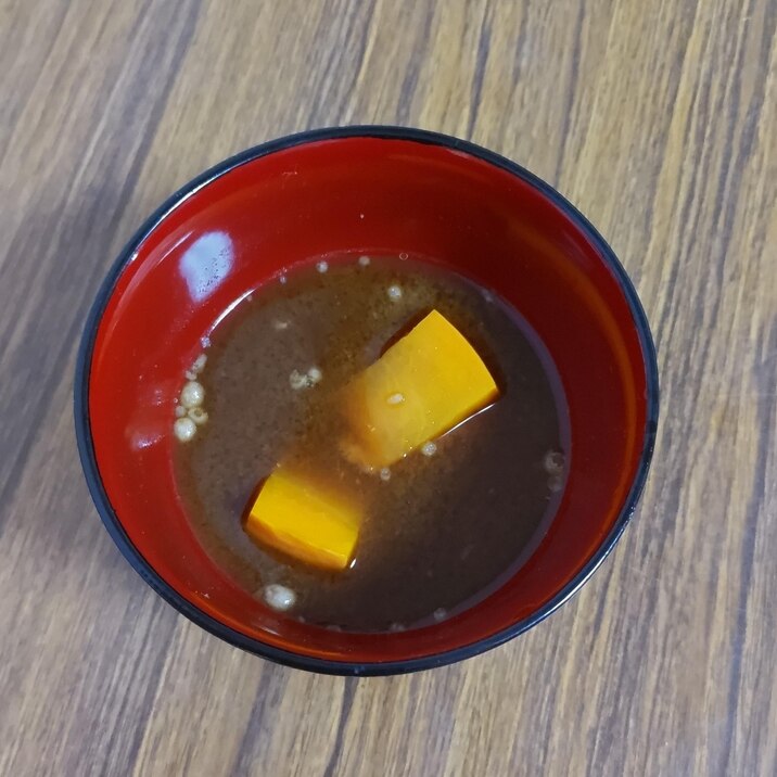 かぼちゃと揚げ玉の味噌汁